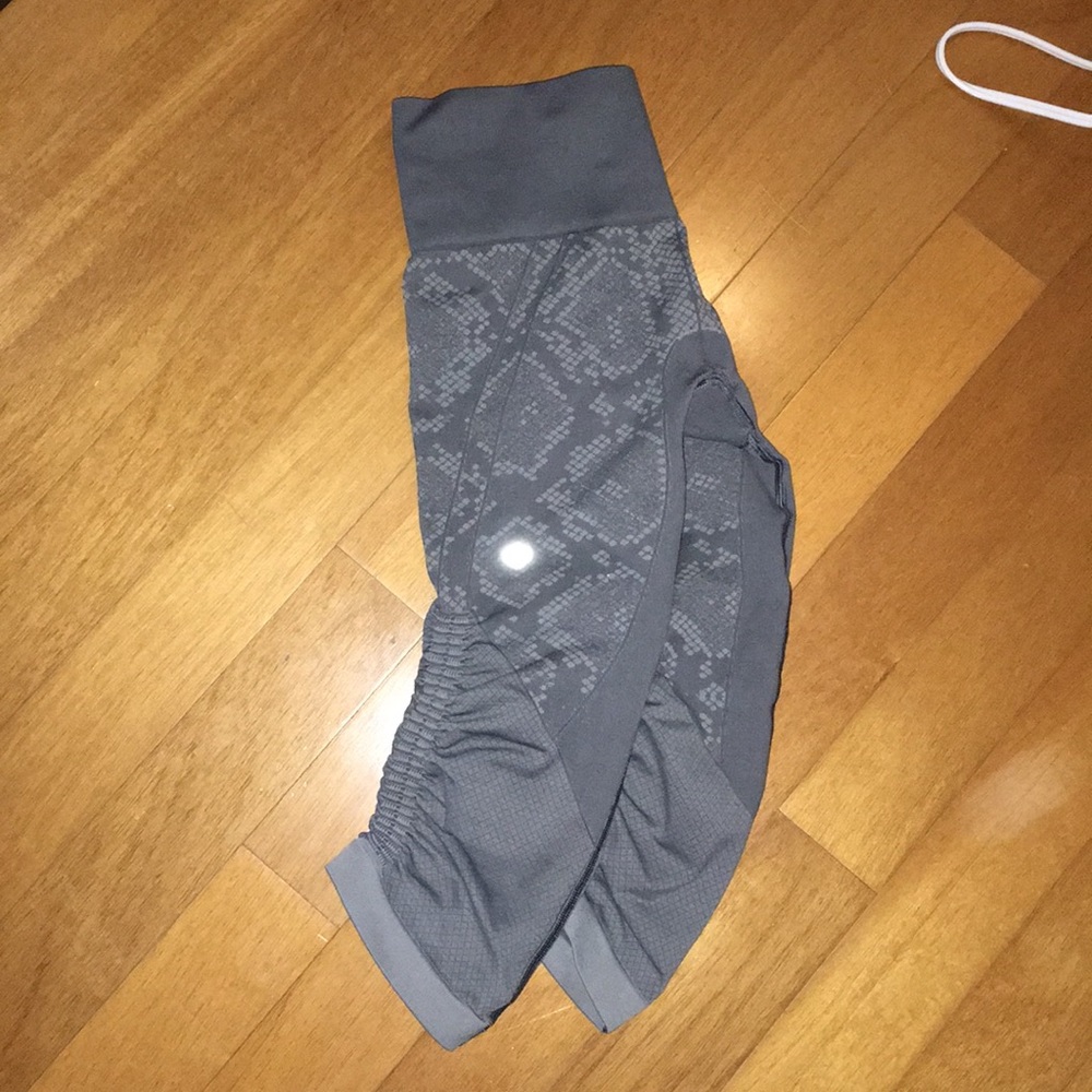 LULU 🍋 LEMON CROP PANTS